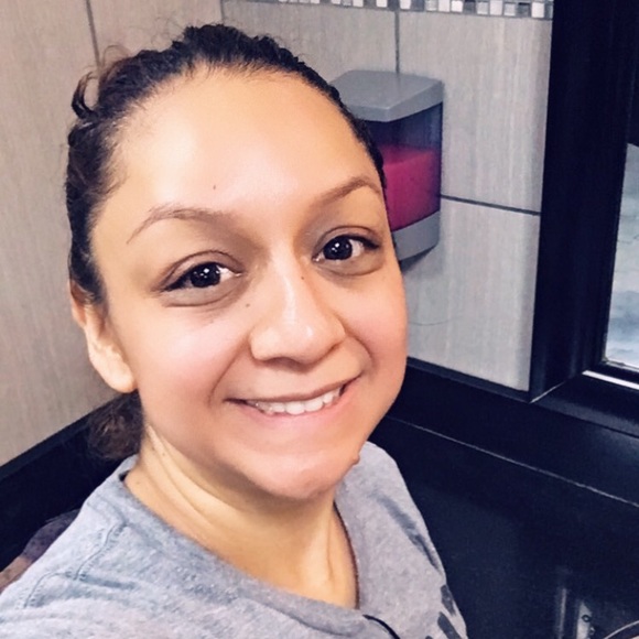 Meet your Posher, Noelia - Picture 1 of 1